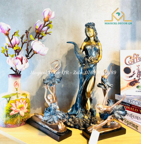 Goddess of Wealth Statue Small Size - Blue (1)