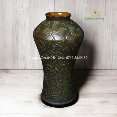 Monochrome rough flower hand stroke