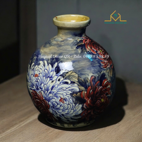 Stroke red Japanese chrysanthemum